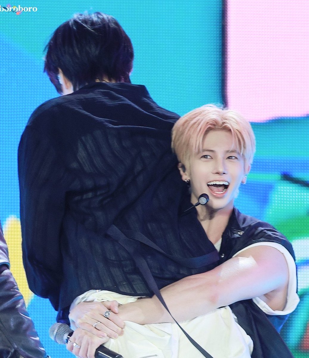 ‎ . ݁⋆ lishie 𖣂 ݁˖ . ݁ tweet media