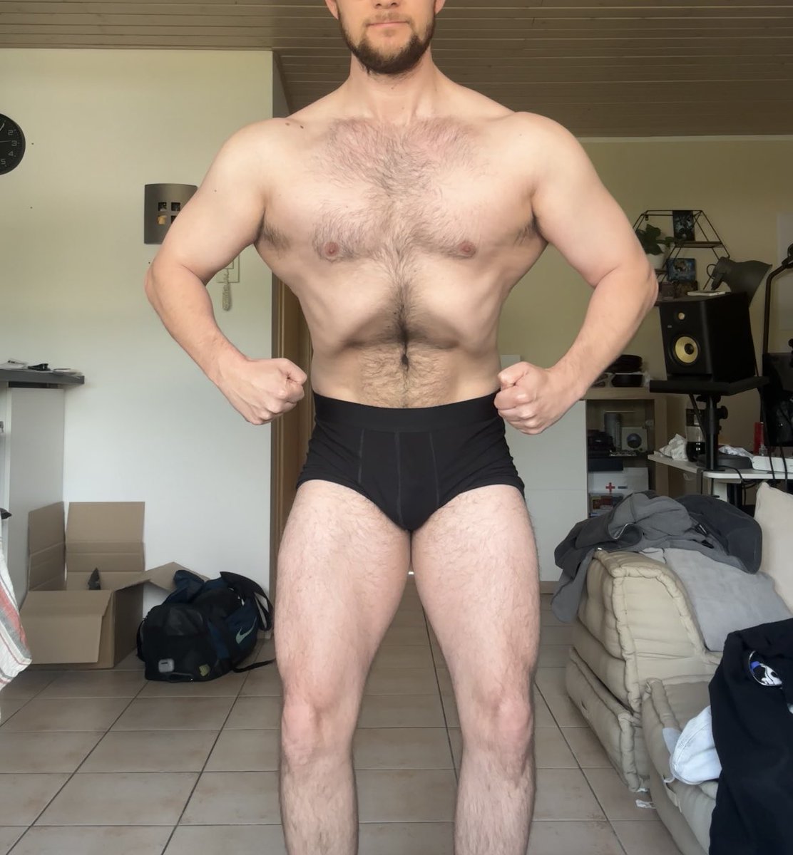 dom vom gym tweet media
