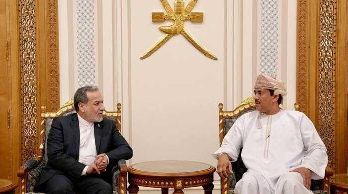 geonews_english's tweet image. Sultan of Oman, Iranian FM discuss mediation efforts; Araghchi expected in Islamabad again

Read more: geo.tv/liveblog/israe…

#GeoNews