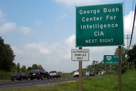 SpiesVespers's tweet image. OTD April 26, 1999 Pres #Clinton honors Pres Bush, former #DCI, by re-naming #CIA headquarters #George_Bush_Center_for_Intelligence.