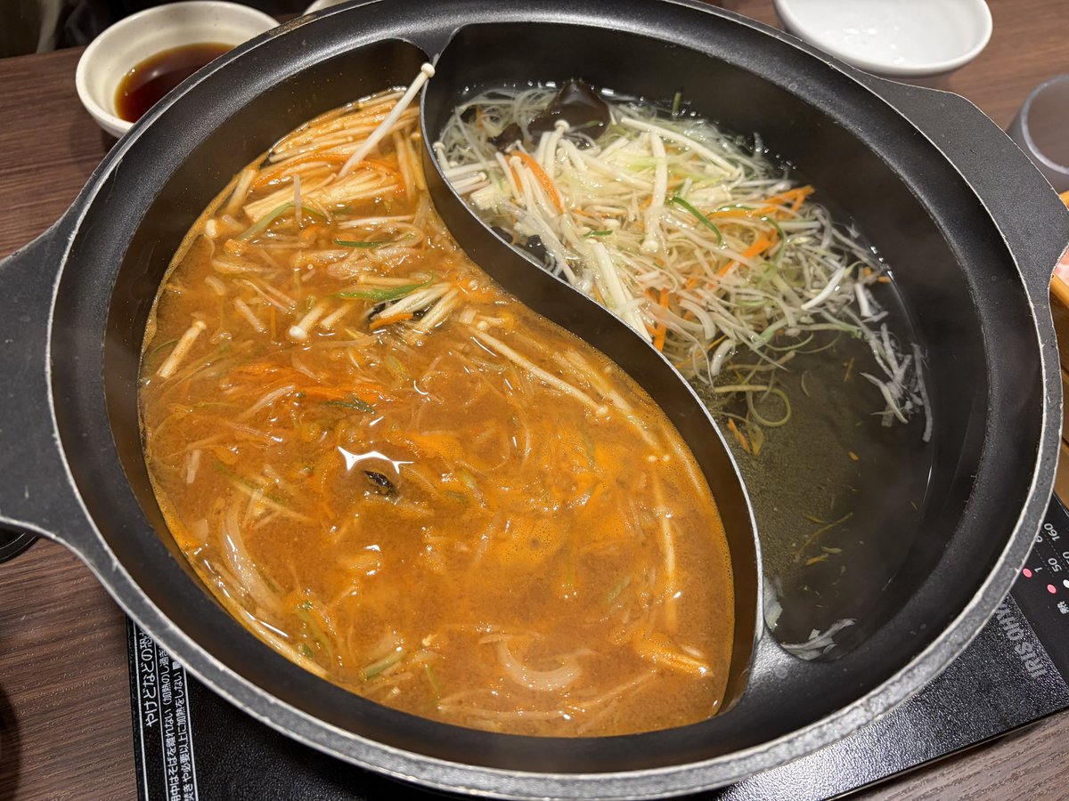 ぺンペン tweet media