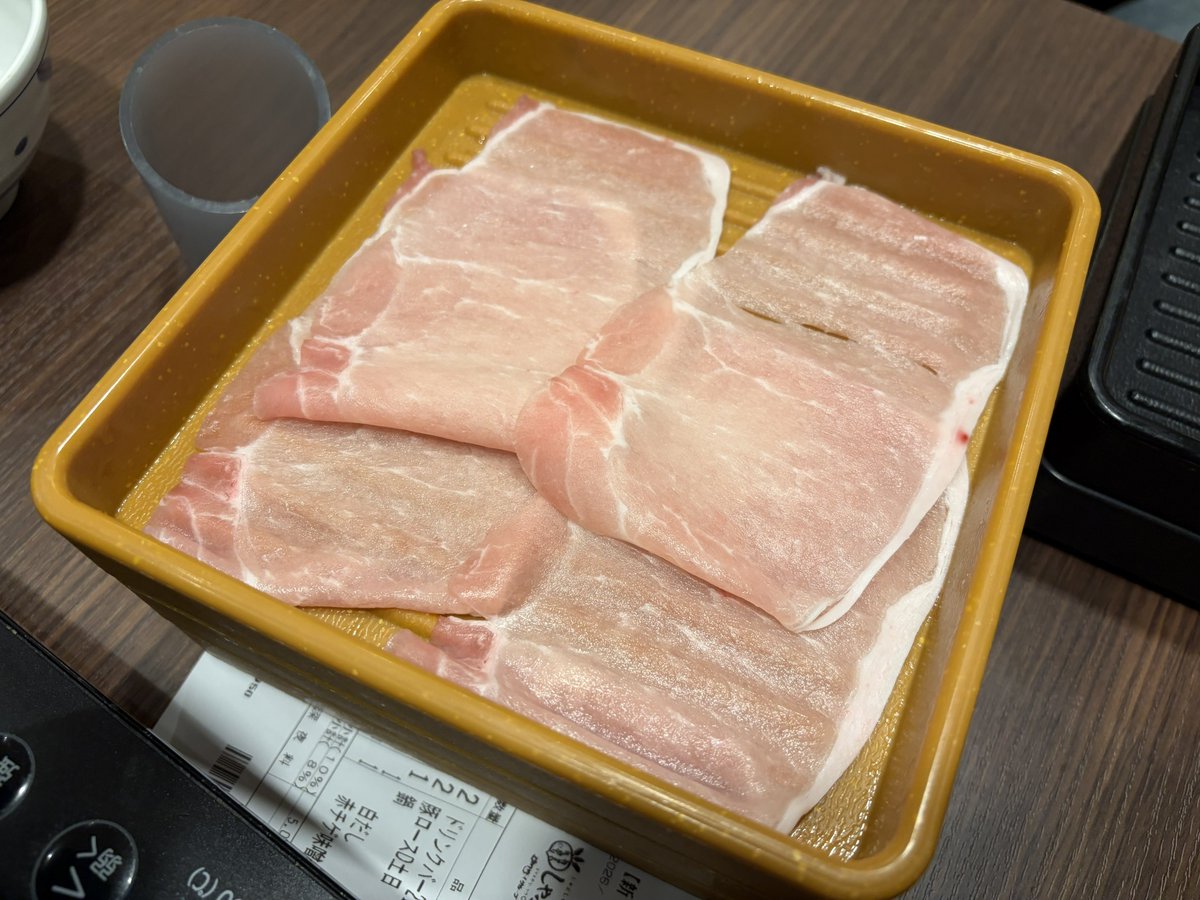 ぺンペン tweet media