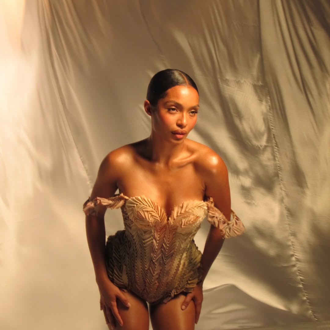 R O S E || THE MAGAZINE. tweet media