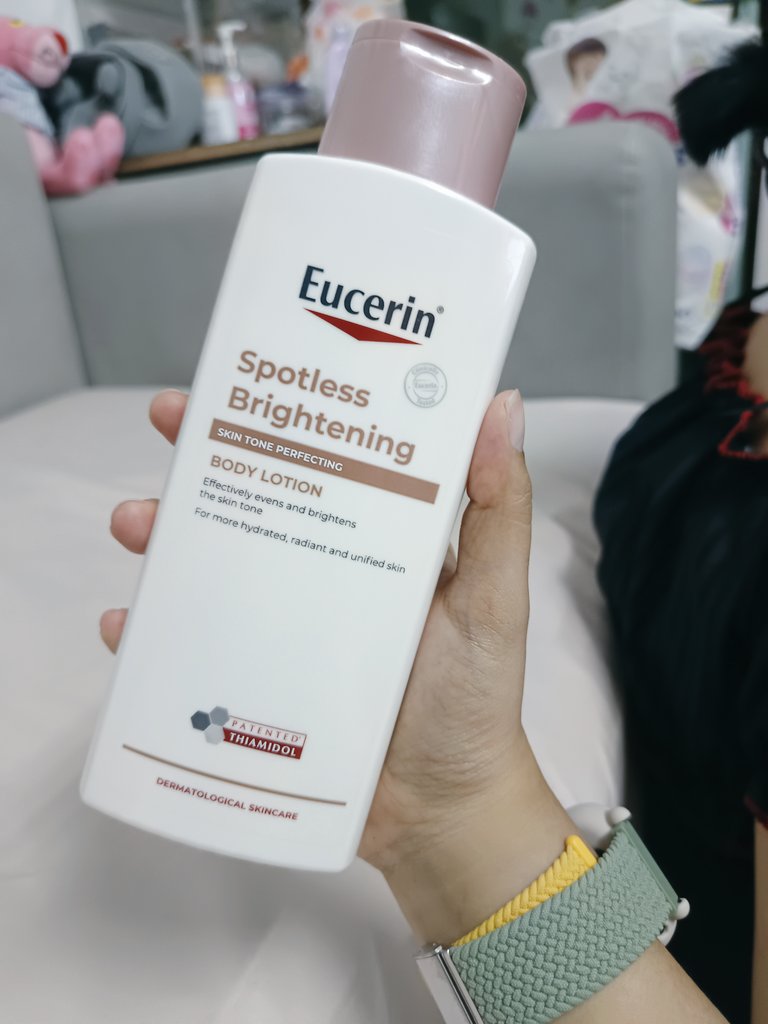 IAMONLY4's tweet photo. อร๊ายยยยยยยย 💚💖

#BodySkinCheckWithEucerin
#ตัวจริงผิวไบรท์ต้องไทอามิดอล
#MilkLove #ซื้อเพราะมิ้ลค์เลิฟ https://t.co/eMe68xSHW8