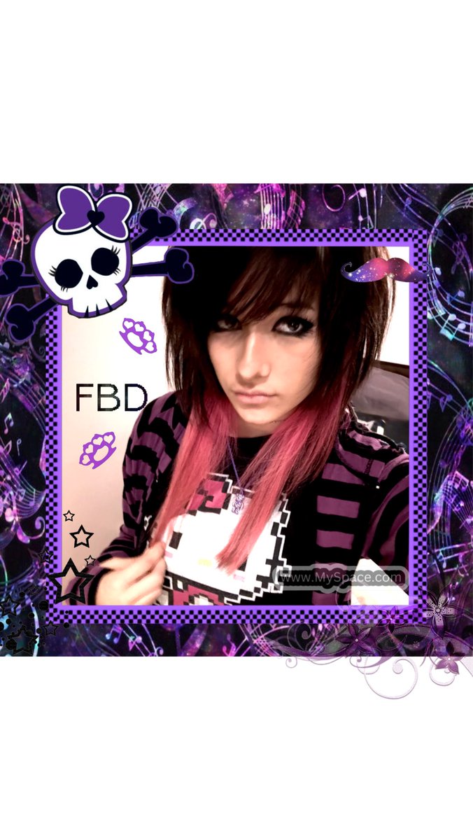 brooklynn222xD's tweet photo. First time posting like fr…XD #scene #scenegirl #rawr #emo https://t.co/wdhdxx4k3U