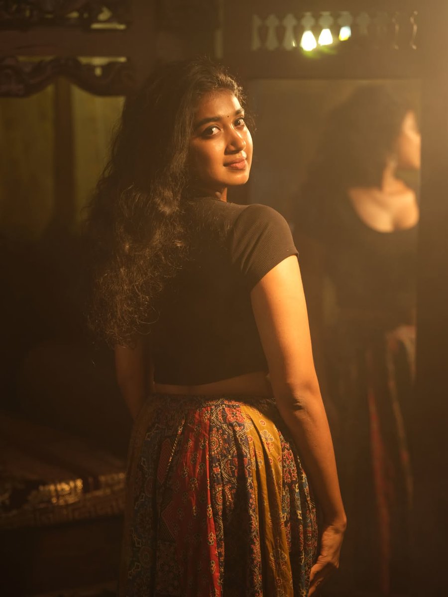 SaiAnvii's tweet image. Erumasaani fame VijayViruz and his wife Naksathra Murthy allegedly abused #Resort Series actress Anugraha. #scam