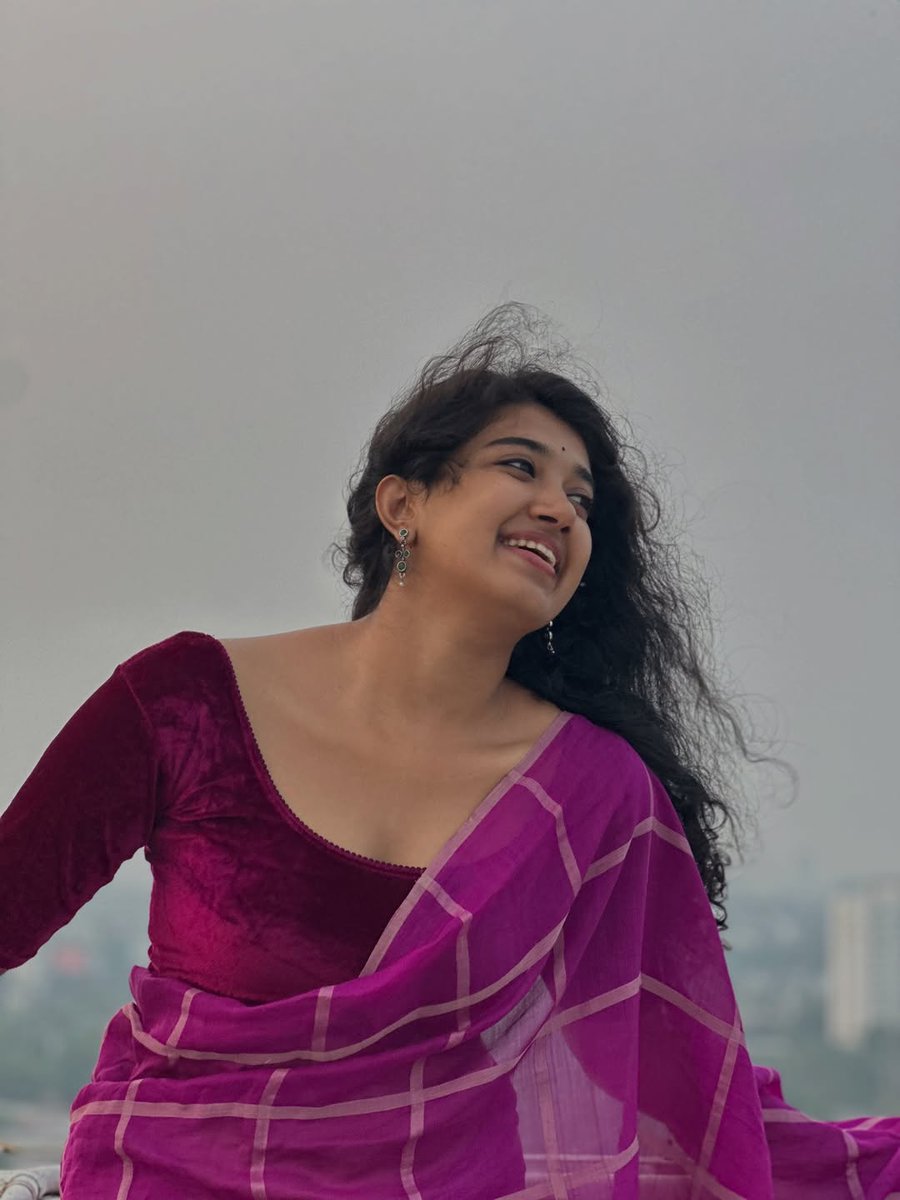 SaiAnvii's tweet image. Erumasaani fame VijayViruz and his wife Naksathra Murthy allegedly abused #Resort Series actress Anugraha. #scam