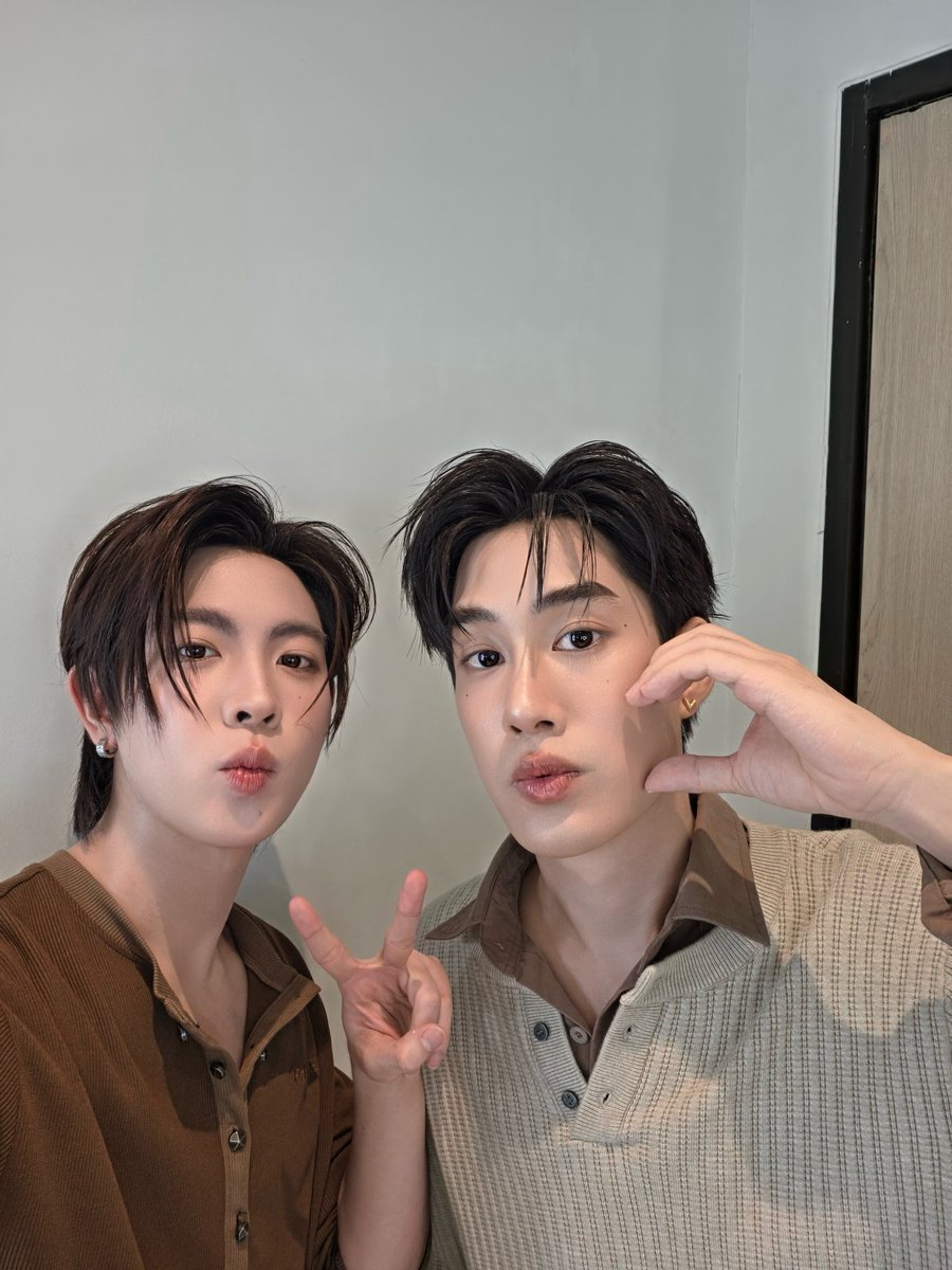 เจอกันนะค้าบทุกคนนน

GALAXYA57TFO VDO4k
#GalaxyxTleFirstone