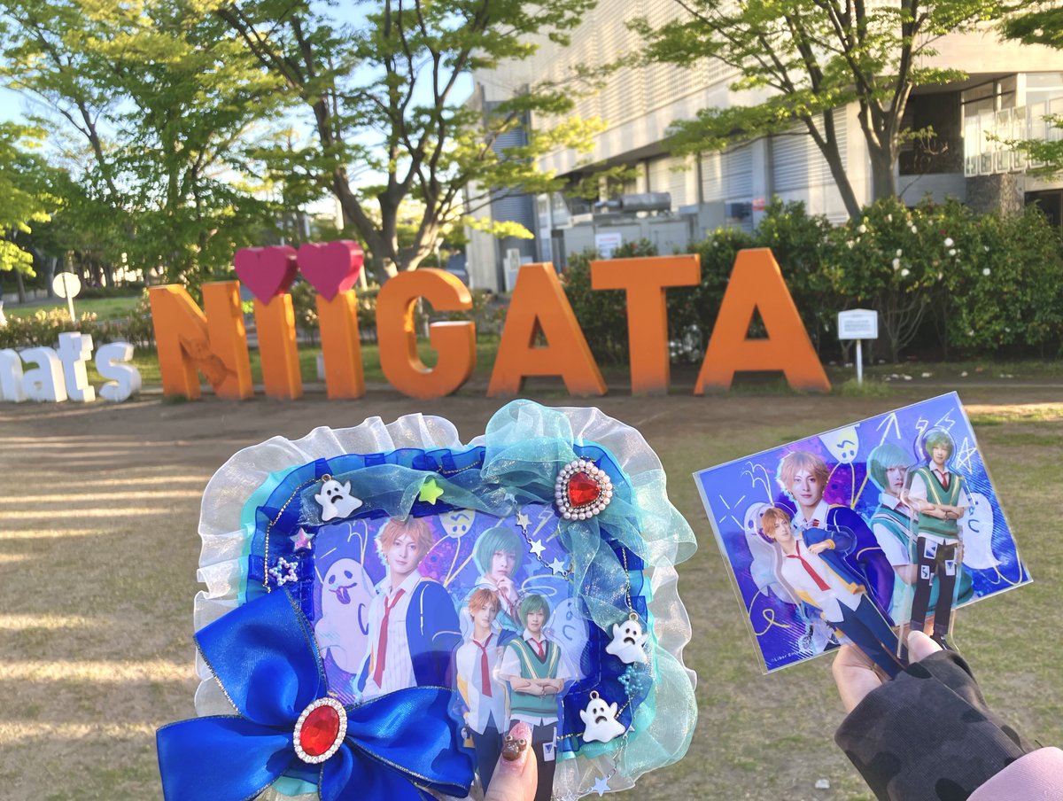 染はる tweet media