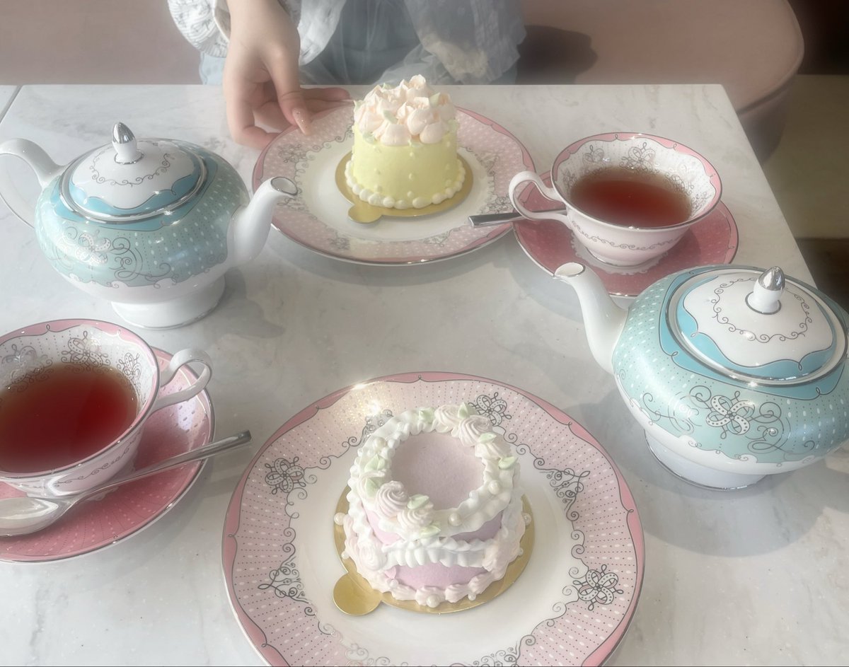 ᴴⁱⁿᵃ tweet media