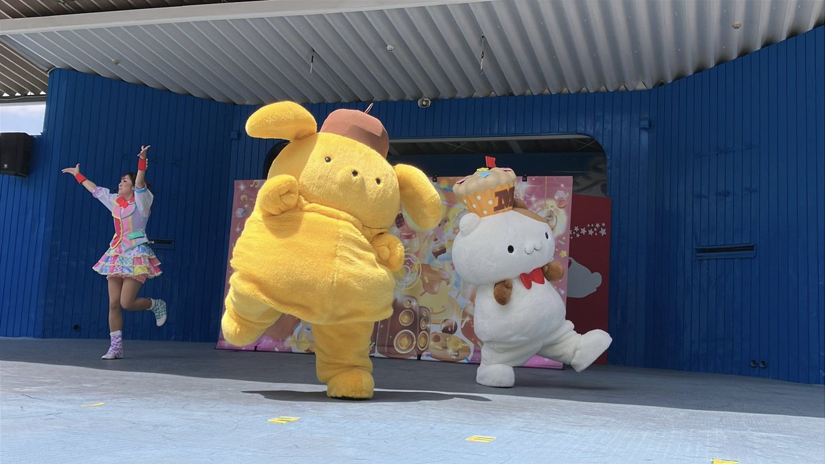 pomtaniPow's tweet photo. プリン、マフィン、お姉さんありがとう✨観客のみんなの声援も凄くて、めちゃいいショーでした✌️ https://t.co/y50vLHBqnM