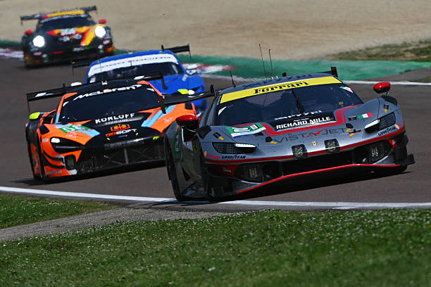 MotorTimeES's tweet image. 💪 Alessio Rovera lamentó no estar en el podio en Imola, pero el objetivo era otro. 

🗣️ "Con el EVO, por fin notamos la diferencia en el manejo. Así que estoy contento porque significa que el trabajo realizado en los últimos meses ha valido la pena".

#WEC #6HImola🇮🇹