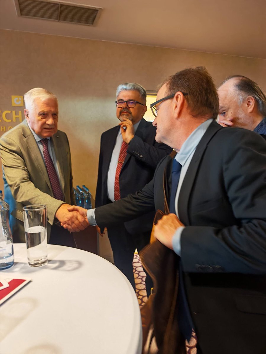 Marek Stoniš tweet media