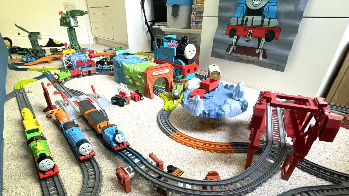 LeaderOfTheTracks tweet media