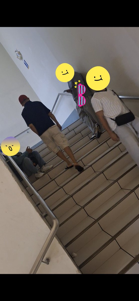pmnl2025's tweet photo. Confrimed!!!! The rumors are true!!!! Pasok nga ang fire exit sa isang mall sa munoz sa 7 wonders of encantadia ng mga accla!!!!

Grabe! May magpapahawak nga sau ng tarub dito lalo na't walang napanik na mall goers! 

Mejo nakakakaba lang kasi ang daming taong nag mall... 
#muñoz https://t.co/v8dNco9N0Q