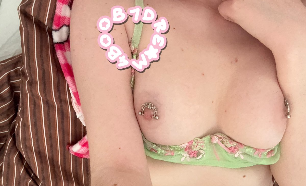 7dream4boob's tweet photo. boob content <33 for all my boob freaks mwuah https://t.co/2FYOt7JNik