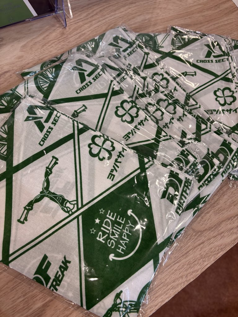 df_cycle's tweet photo. サイク���モード東京2026へご来場いただきありがとうございました。
手拭いも多くの方に手に取っていただけました！　
DE01 、EVERYWAY などは絶賛発売中です。　是非お近くの販売店様にてご用命ください！ https://t.co/fgAer3Y2RD