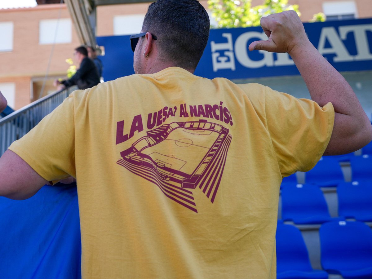uesantandreu's tweet photo. Aquí estan els andreuencs! 💛❤️ https://t.co/PGk4W6w3Zm