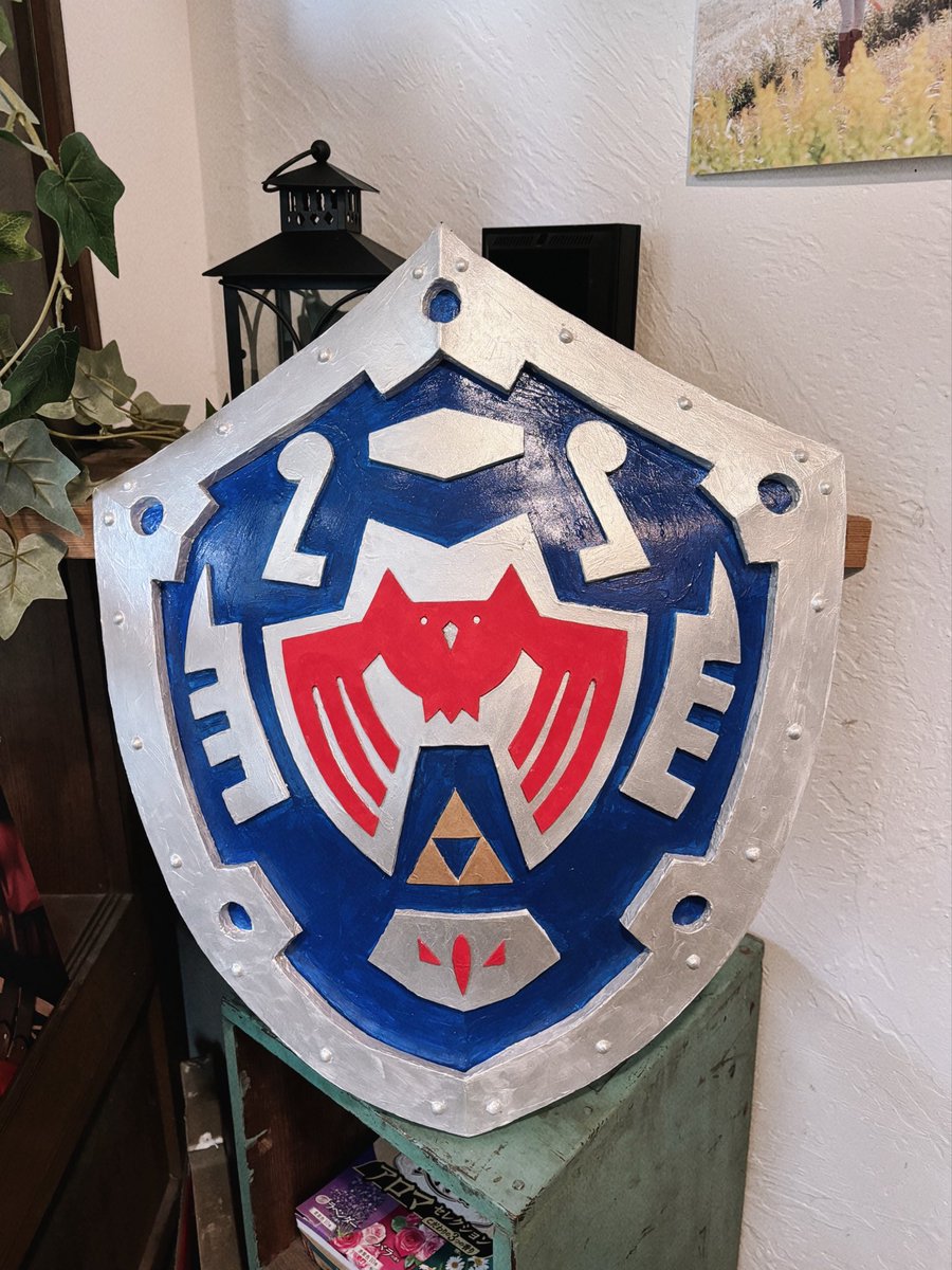 今日はあがのさんの個展に行ってきたよー！
圧巻の点数🙄精巧で重厚感あるのに持たせてもらうとめちゃ軽くてびびる……
あがのリンクさんご本人も拝めて最高でした👏