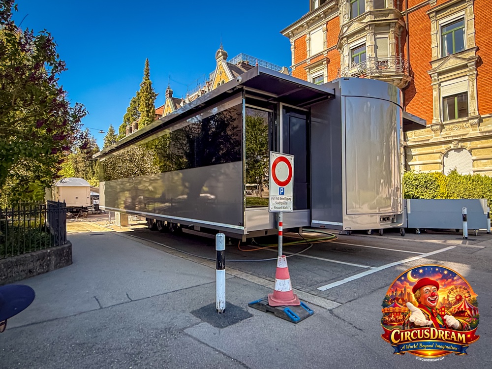 circusdream's tweet photo. Der Circus Knie auf dem Spelteriniplatz in St. Gallen — als Ort, als Atmosphäre, als Welt für sich. 🎪✨
📍 25. April – 3. Mai 2026 · St. Gallen 📸 © Fotos by Marcel Hutzli 2026 · https://t.co/xqn1ZckWH9
#CircusKnie #Knie2026 #DerZirkus #StGallen #Zirkus https://t.co/gw3S7W65ku