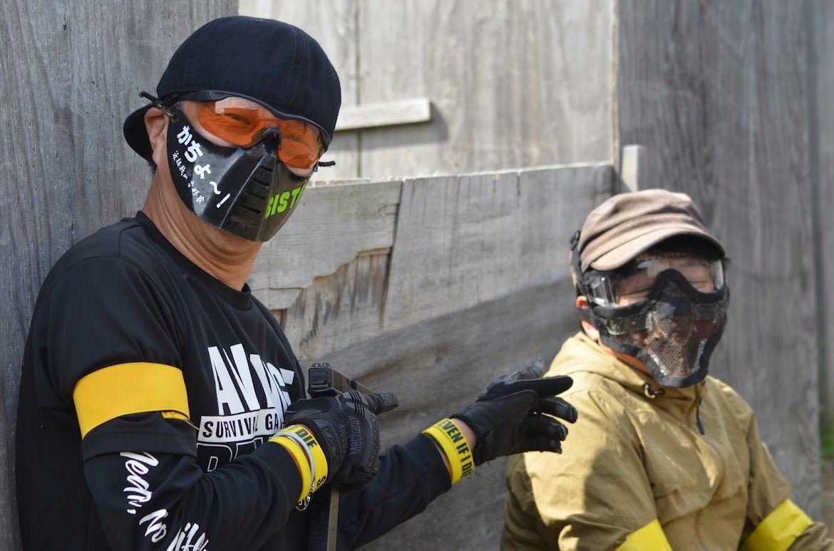 SURVIVAL_KACHO's tweet image. 私の隣のこのご常連おじさま
自分で撃った敵さんを自分で助けに行ってました。もう意味がわかりません。
そんなほのぼのｻﾊﾞｲﾊﾞﾙｹﾞｰﾑﾌｨｰﾙﾄﾞSISTERです。
また来週👋

#サバイバルゲーム #SISTER
#全員メディック