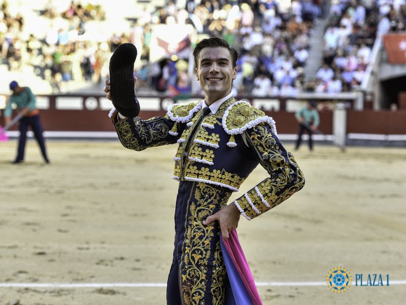 Carlos Castro tweet media