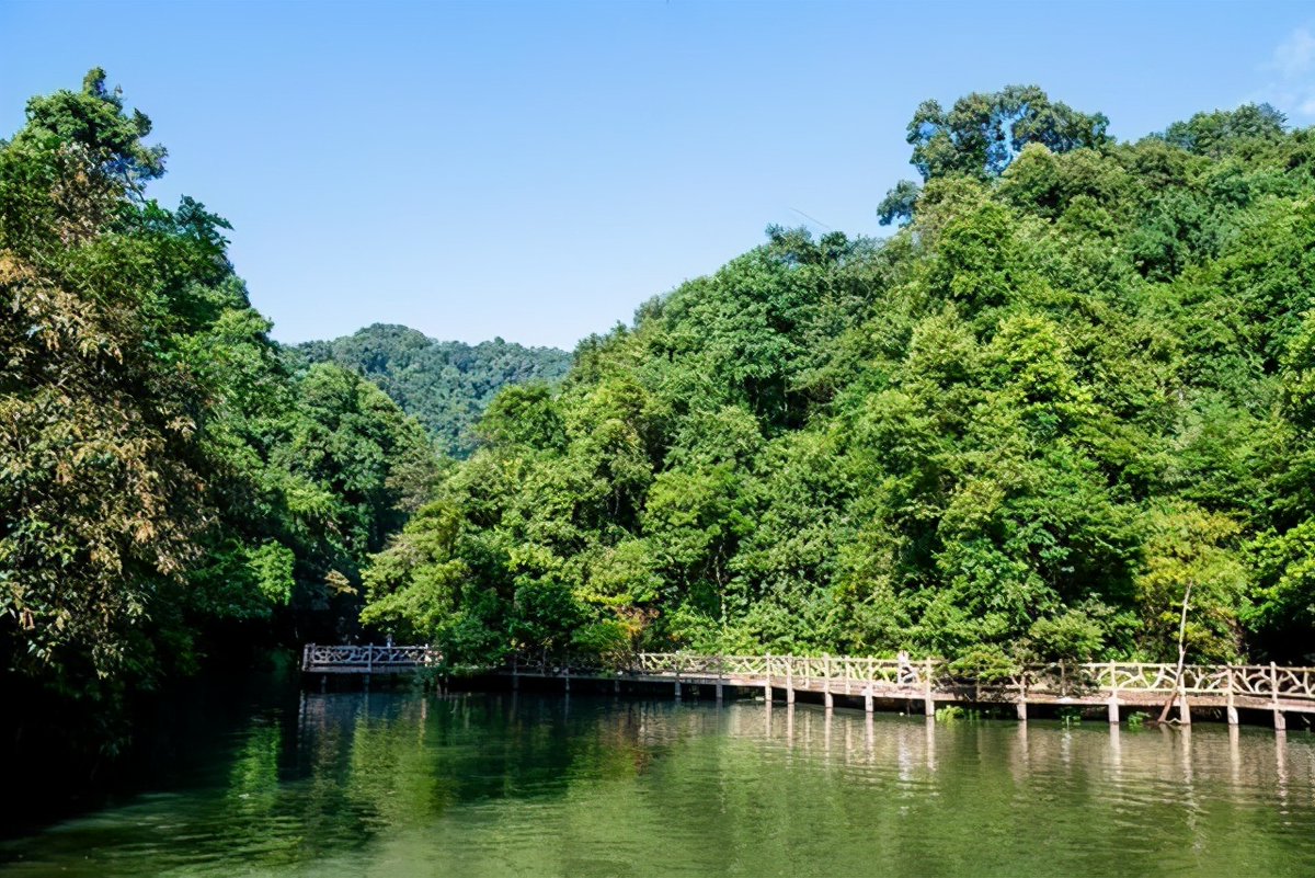 memorikatya's tweet image. "Chasing sunsets u0026 mountain breezes today—hiked 5 miles, sipped local brew, and found my happy place.  #Wanderlust #NatureLovers"