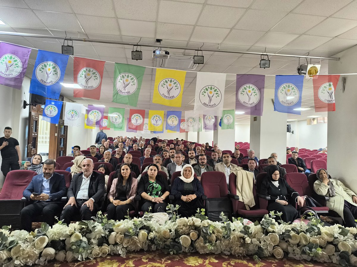 demurfail63's tweet photo. Dem Parti Karaköprü 2. Olağan Kongremizi gerçekleştirdik. Önce ki yönetimimize emeklerinden dolayı teşekkür, yeni yönetime başarılar diliyoruz.

Kongremizin barışa ve özgürlüğe vesile olmasını diliyoruz.

Tüm Karaköprü ve Urfa halkımıza hayırı olsun. https://t.co/uk8XLx7k7m