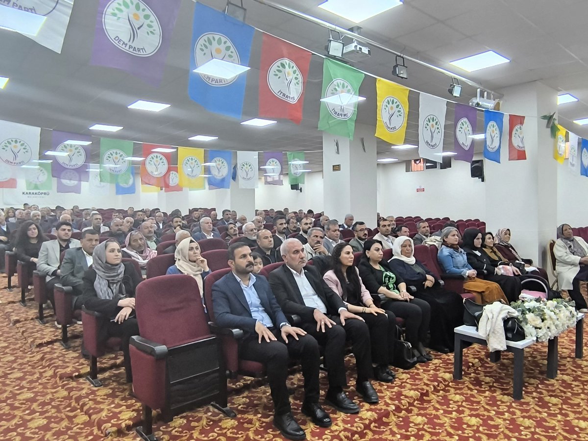 demurfail63's tweet photo. Dem Parti Karaköprü 2. Olağan Kongremizi gerçekleştirdik. Önce ki yönetimimize emeklerinden dolayı teşekkür, yeni yönetime başarılar diliyoruz.

Kongremizin barışa ve özgürlüğe vesile olmasını diliyoruz.

Tüm Karaköprü ve Urfa halkımıza hayırı olsun. https://t.co/uk8XLx7k7m