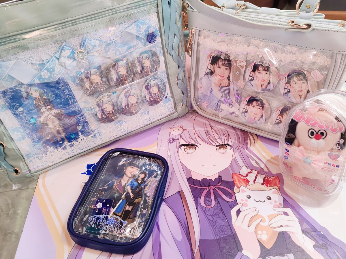 住人の友達と上海のバンドリカフェに来ました！
彩ちゃんのオムライスと桃ソーダが可愛くておいしかった〜！😋✨💕