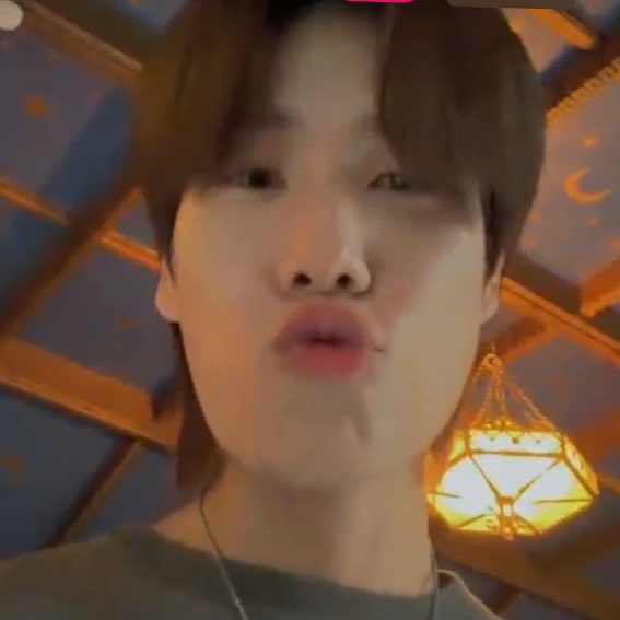 dawn | phuwin’s love bot tweet media