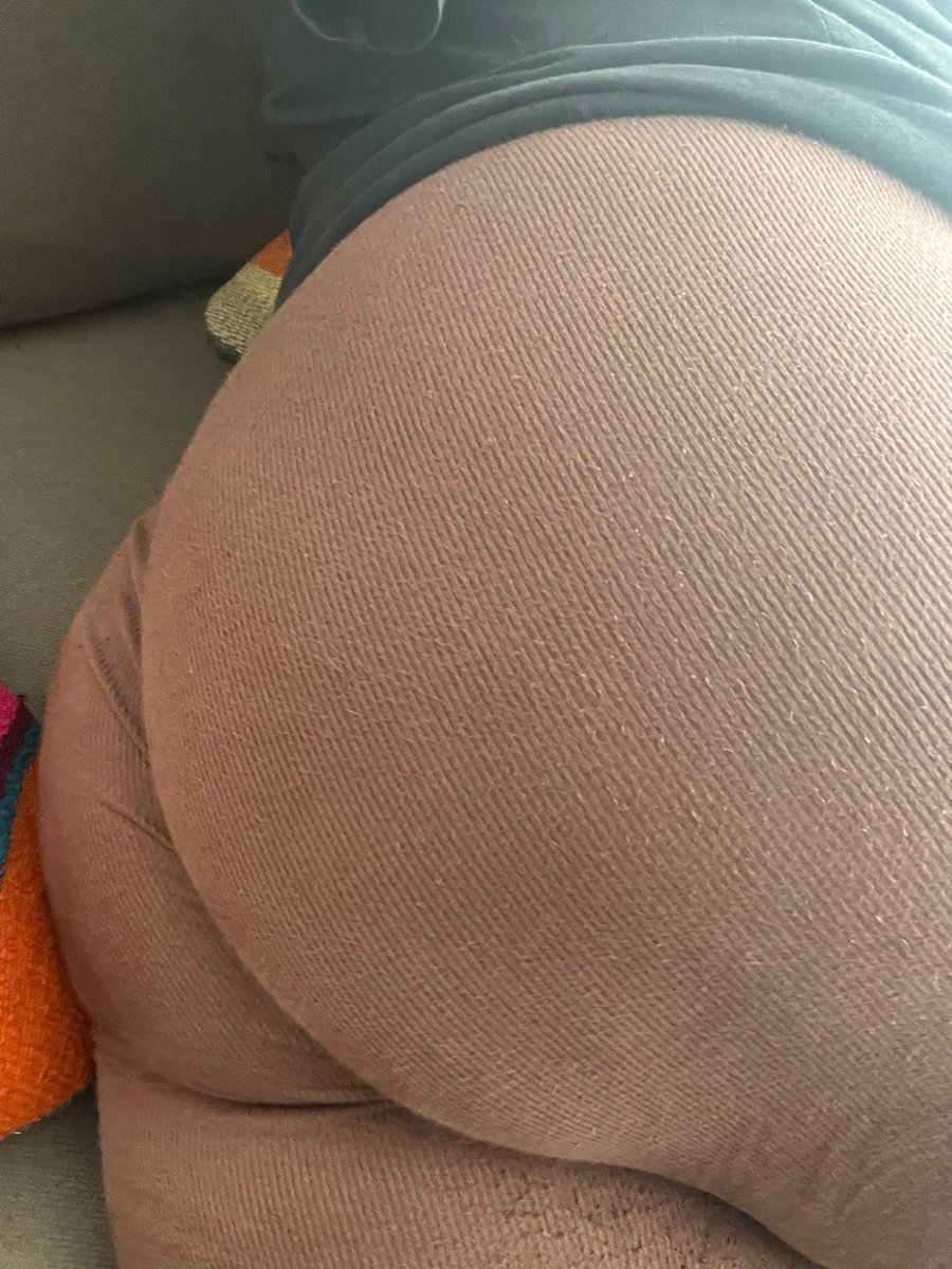 Erika_cya's tweet photo. |↑Aqui su Mommy está teniendo una semana muy cargada por lo que pido su perdón<3 les dejo un regalito.
Prometo está semana compensar muy bien con alguna publicación o cobren a esta casada su deuda como gusten o imaginen.
Sea abriendo el privado MD ❤️ o
🔄Para que yo les abra https://t.co/Bcq4bo79we