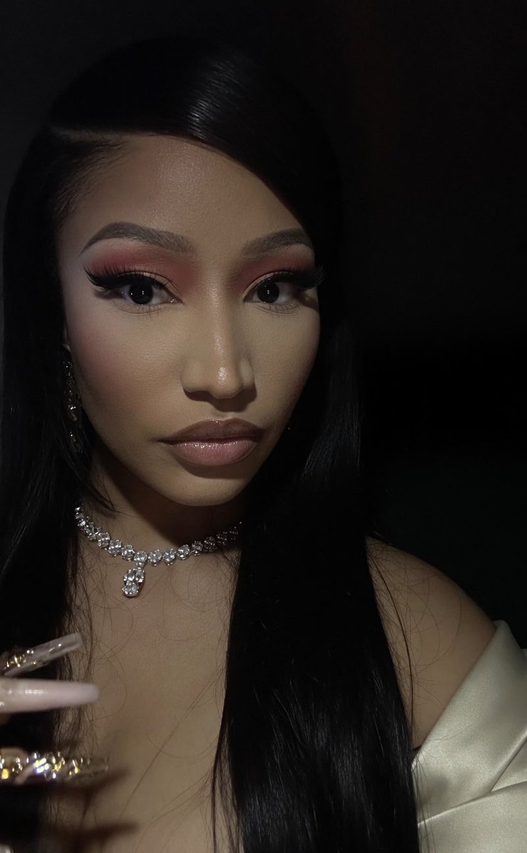 victorsplash_'s tweet photo. Nicki Minaj is so pretty... Goshhhh 

Face card always on point! https://t.co/yz8OLOUkKM