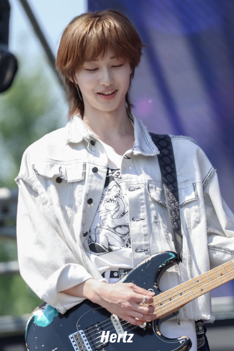 hertztohrtz's tweet photo. 260425 AWESOME MUSIC FESTIVAL 

#하츠웨이브 #hrtzwav #케이텐 #KEITEN https://t.co/rpE5IjNqko