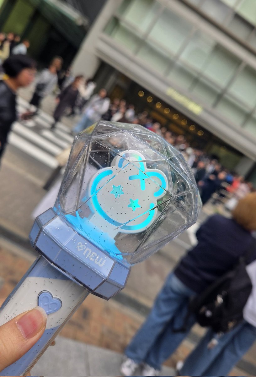 kanariart's tweet photo. 今日はおにゅさんのペンミで久々に大阪まで行って来ました🐰✨️
ステージは遠い1階席だったけど、可愛らしい姿も見れたしステキな歌声も聴けて幸せな時間でした🥰
ゲームの途中で腰を痛めちゃったの心配だけど早く良くなりますように…🥺 https://t.co/546l29yNrR