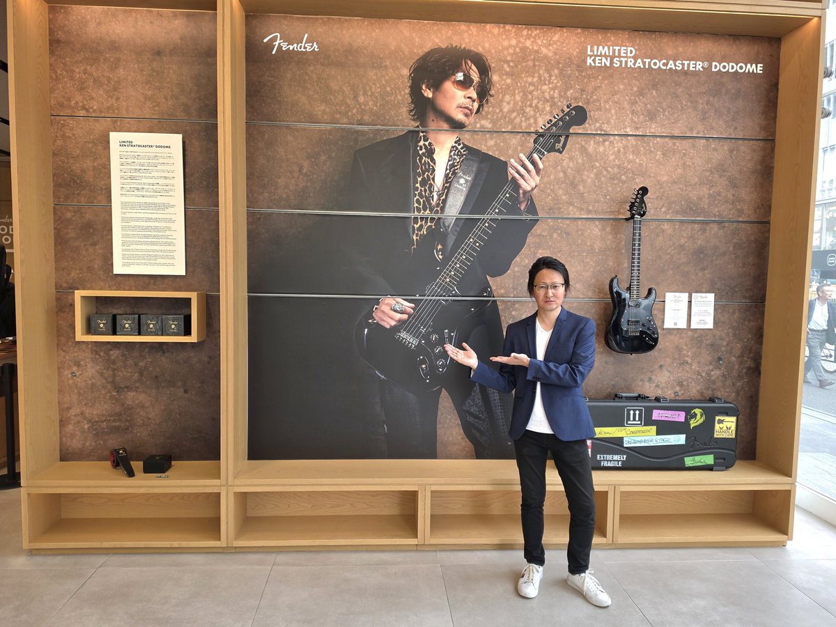 bucktick8080795's tweet image. 今日はKENモデルを見に
　
ここがわたしの
　　.*･ﾟ　.ﾟ･*.＿＿𝓐𝓷𝓸𝓽𝓱𝓮𝓻 𝓢𝓴𝔂＿＿.*･ﾟ　.ﾟ･*.

カッコ良い
　はぁ、カッコ良い🤍

＃Fender　#フェンダー原宿
#LArcenCiel　#ラルク
#35thLAnniversary　#KEN