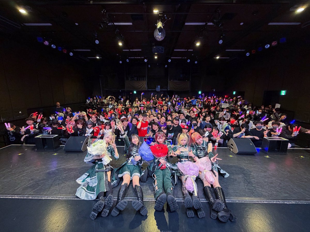 アカツキ tweet media