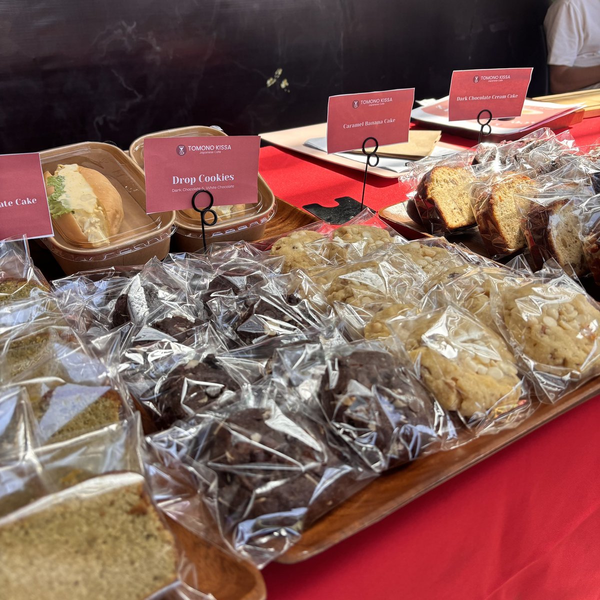 Tomono Kissa tweet media