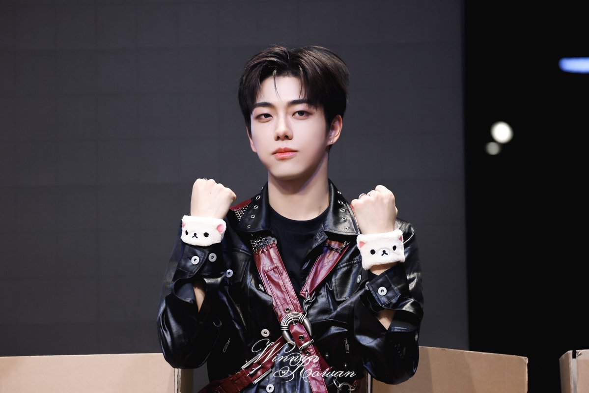 Winwin_rowan tweet media