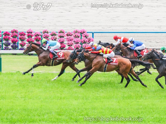 keibabookshop's tweet image. ４月26日（日）京都11R🎊#マイラーズカップ
1着⑨ #アドマイヤズーム🏇#武豊 騎手🐴1人気
2着①ドラゴンブースト🏇丹内 祐次騎手🐴9人気
3着⑦ベラジオボンド🏇北村 友一騎手🐴5人気
単勝⑨410円
馬連①－⑨6,210円
馬単⑨→①9,830円
3連複①－⑦－⑨13,860円
3連単⑨→①→⑦70,140円