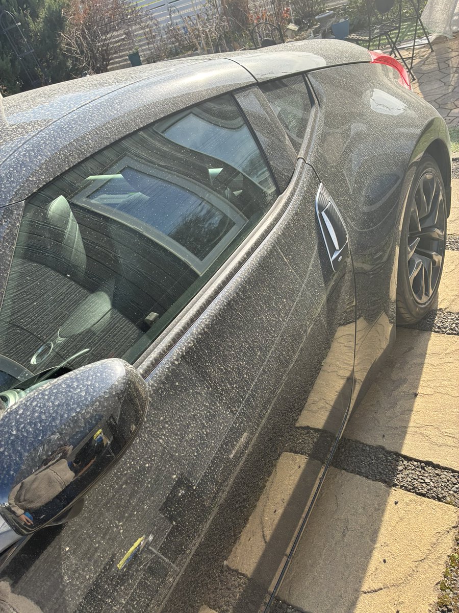 m1GG761IoD5719's tweet image. めっちゃ綺麗になった！
#34z #z #洗車 #日産　#黒