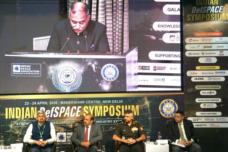 ISpA_India's tweet image. 🚀 Day 1 #Highlights | The 4th edition of the #IDS26  hosted by #ISpA in collaboration with @DRDO_India commenced  with a grand inaugural session marked by welcome address of Lt Gen Anil Kumar Bhatt (retd), Director General, #ISpA #BhumandalSeBrahmaandTak