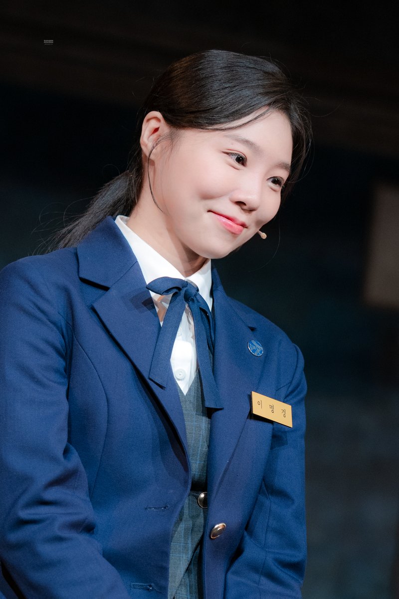 260425 밤 A여고 사서의 영광과 비극 무대인사

명경 | #이서영