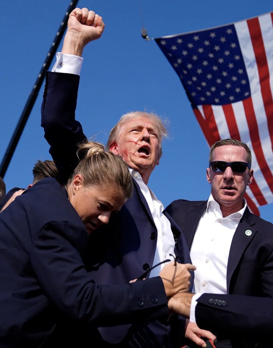ThePatriotPost3's tweet photo. My president https://t.co/qkbROnbPJq