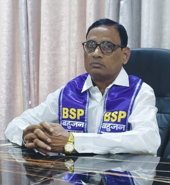 Jatav_ravi563's tweet image. BSP मूवमेंट के प्रति समर्पित एवं कैडर स्पेशलिस्ट एडवोकेट श्री Suresh Rao सर को आदरणीया बहन मायावती जी द्वारा महाराष्ट्र राज्य का केंद्रीय प्रदेश प्रभारी बनाए जाने पर आदरणीया बहन जी का हार्दिक आभार एवं सर को बहुत-बहुत बधाई।

जय भीम, जय बसपा।

🐘🐘🐘🐘🐘🐘

#jaybhim #BSP #BspIndia