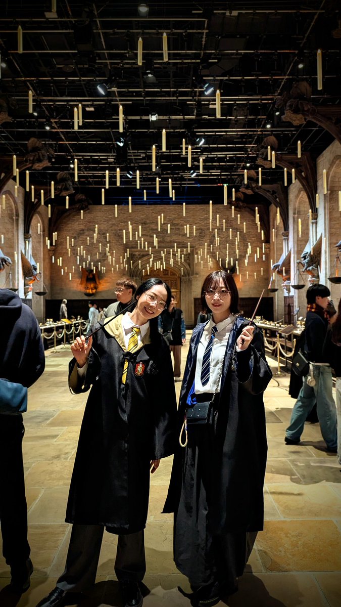 ma_wataru's tweet photo. 昨日はなつみちゃんとハリポタスタジオツアー行ってきたー！🪄🧙
私2回目だったけど、あと数回は楽しめる自信あるわ👍
レイブンクロー生とハッフルパフ生で行ってきました☺️ https://t.co/EMKusOrALl