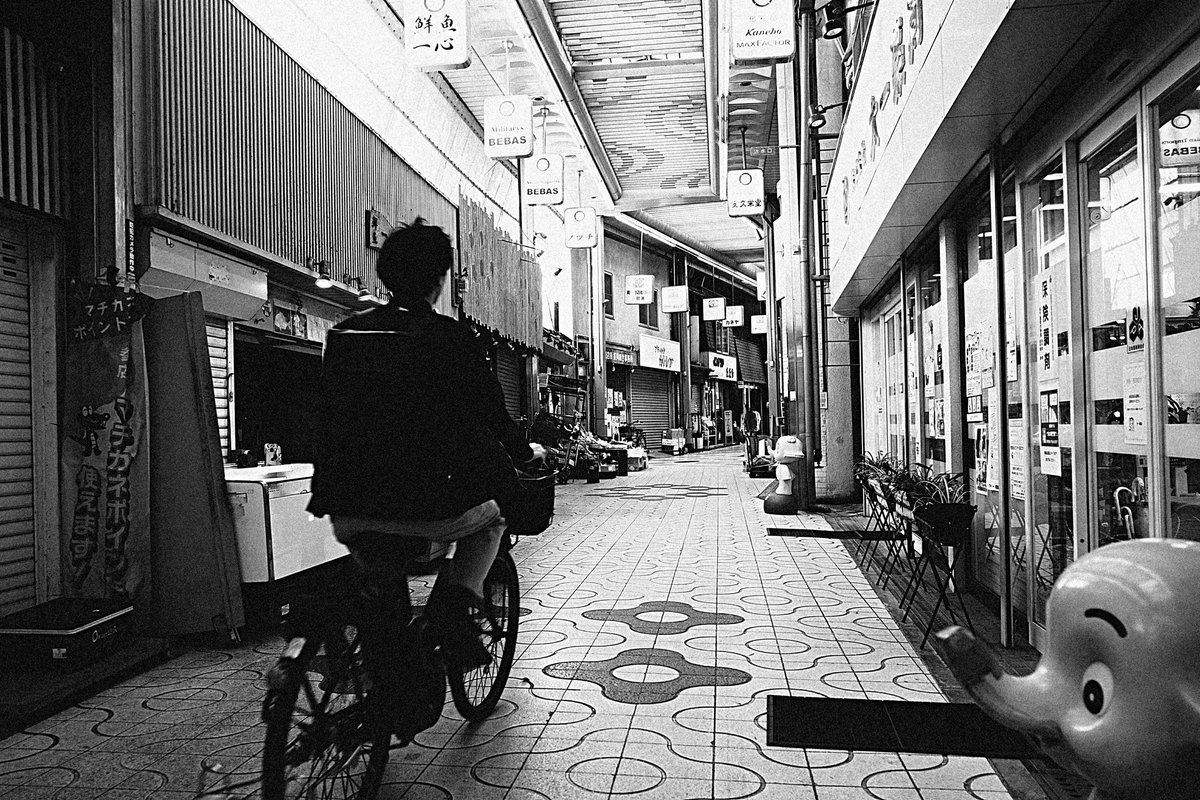 wao_camera's tweet image. 岡町商店街

GRⅣ monochrome
#GR4monochrome #SnapShot 
#monochrome 
#streetsnap