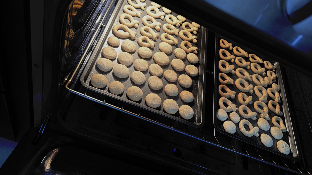 byamoonpics's tweet photo. #BakingTime https://t.co/1tqEgRRXJE