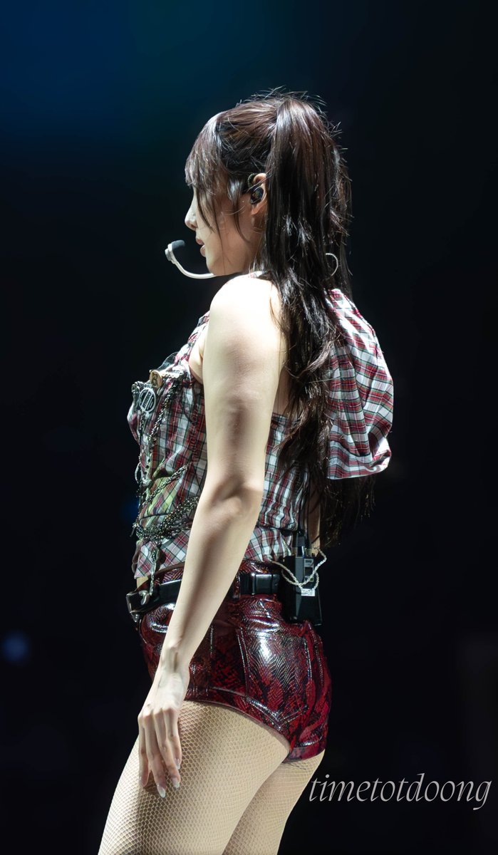 thread of twice tweet media