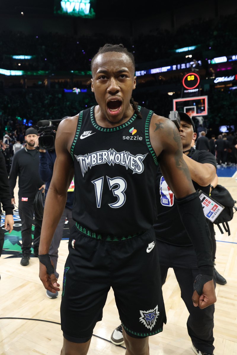 La eliminatoria de Ayo Dosunmu ante Denver 😳

Game 1: 14 PTS, 5 de 10 TC
Game 2: 9 PTS, 4 de 8 TC
Game 3: 25 PTS, 10 de 15 TC
Game 4: 43 PTS, 13 de 17 TC

#NBAPlayoffs